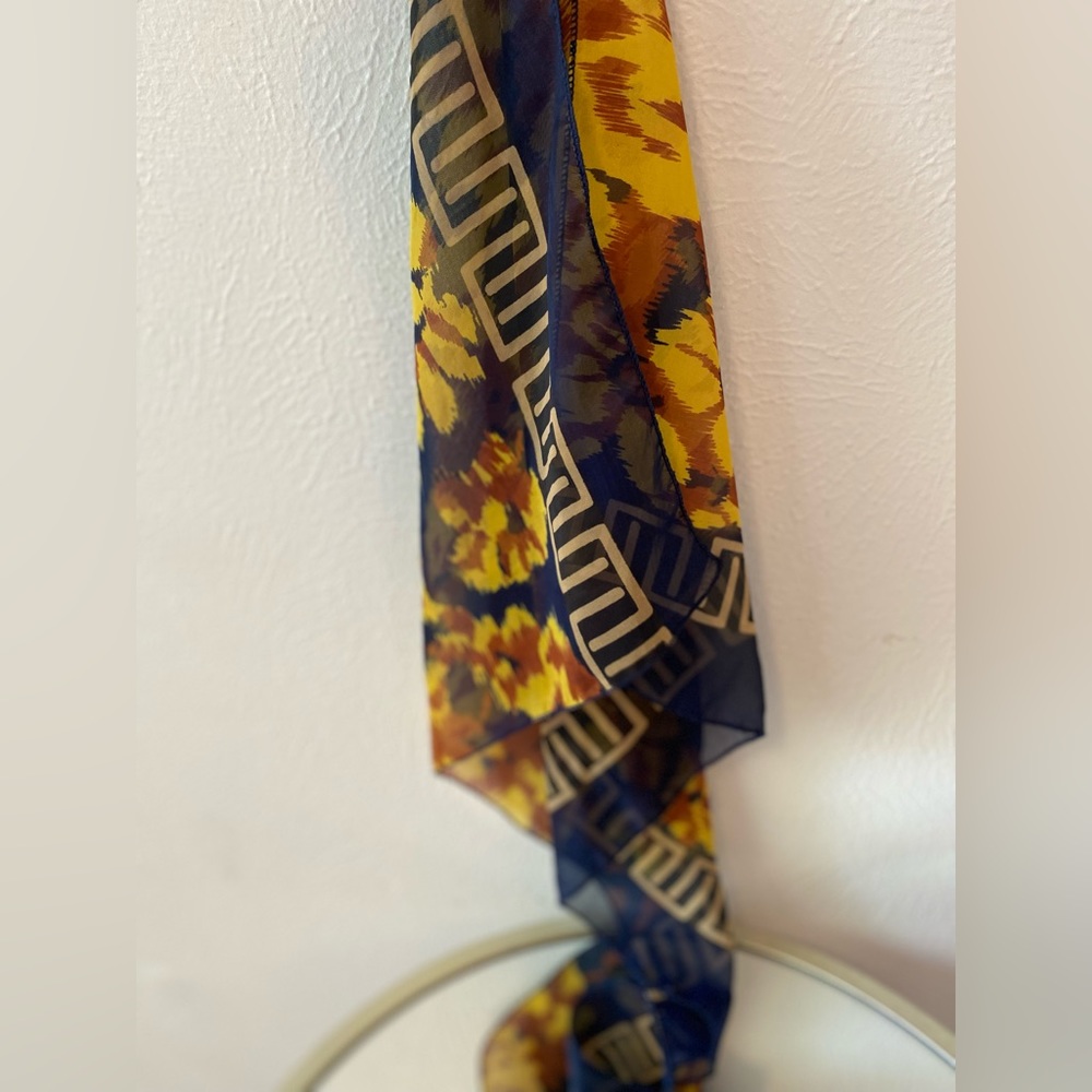 Beautiful Scarf - Picture 3 of 8